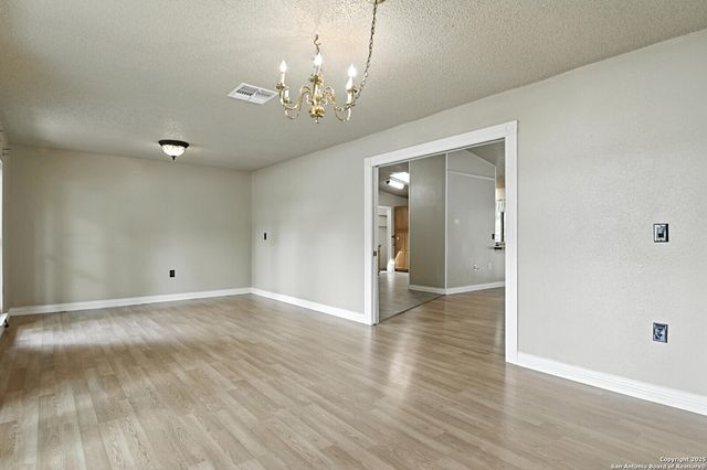 5867 Oak Run, San Antonio, TX 78247