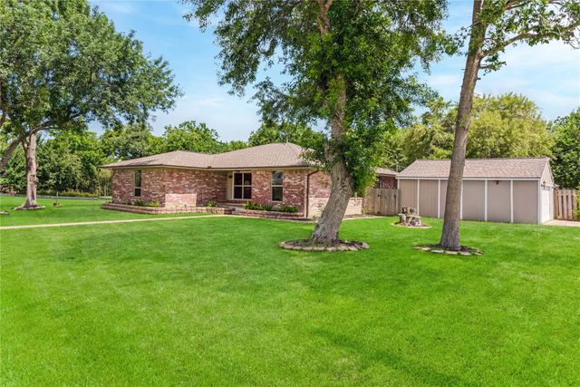 519 Fairfield Street, Shoreacres, TX 77571