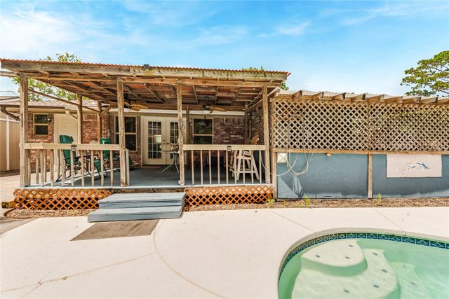 519 Fairfield Street, Shoreacres, TX 77571