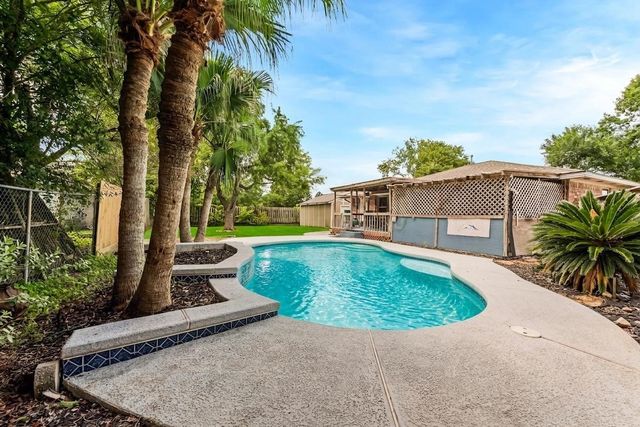 519 Fairfield Street, Shoreacres, TX 77571