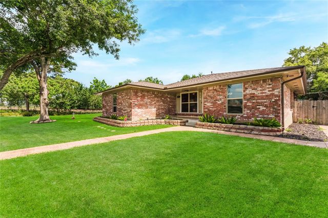 519 Fairfield Street, Shoreacres, TX 77571