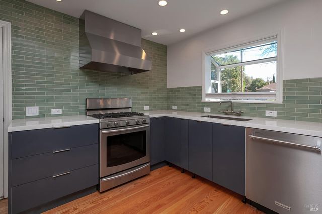 2149 Humboldt St, Santa Rosa, CA 95404