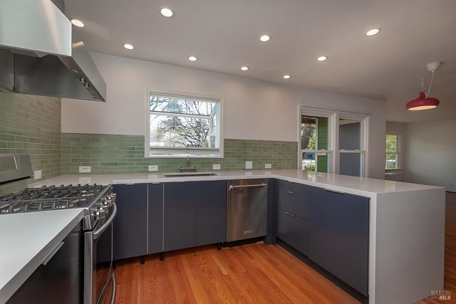 2149 Humboldt St, Santa Rosa, CA 95404