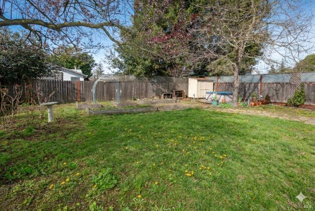 2149 Humboldt St, Santa Rosa, CA 95404