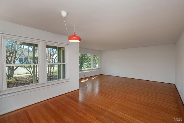 2149 Humboldt St, Santa Rosa, CA 95404