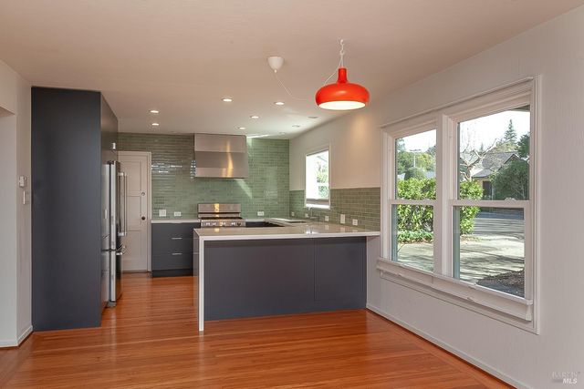 2149 Humboldt St, Santa Rosa, CA 95404