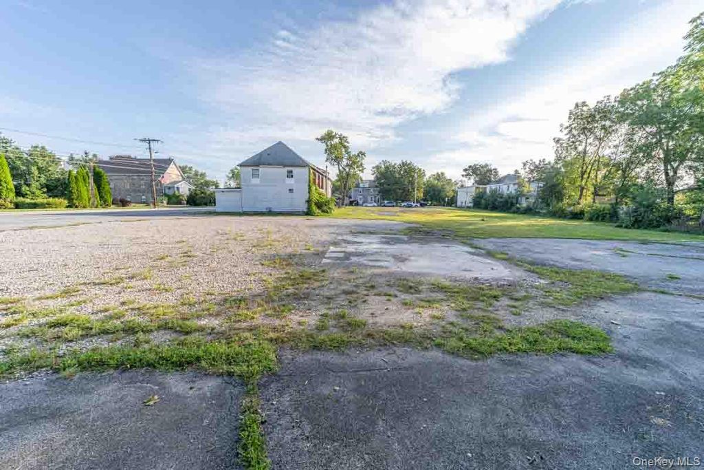 212 Homestead Avenue, Maybrook, NY 12543 — exterior