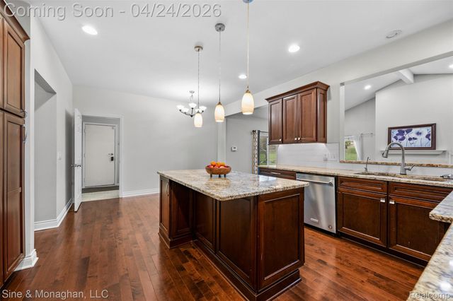 4451 Carriage Hill Court, Oakland Charter Township, MI 48306