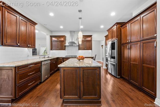 4451 Carriage Hill Court, Oakland Charter Township, MI 48306