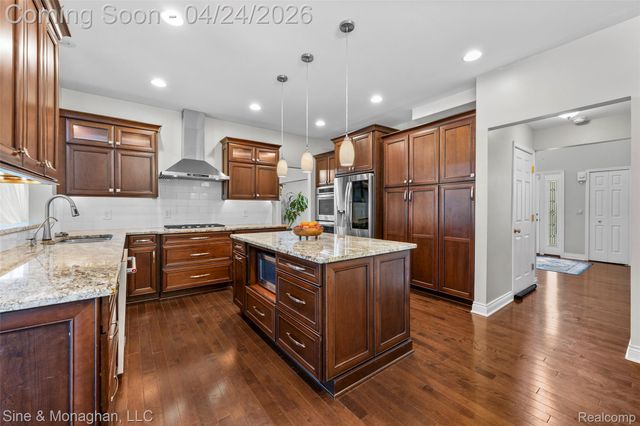 4451 Carriage Hill Court, Oakland Charter Township, MI 48306