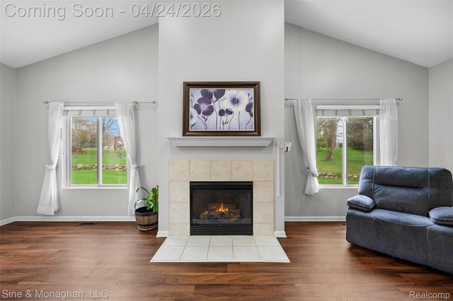 4451 Carriage Hill Court, Oakland Charter Township, MI 48306