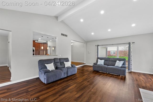 4451 Carriage Hill Court, Oakland Charter Township, MI 48306