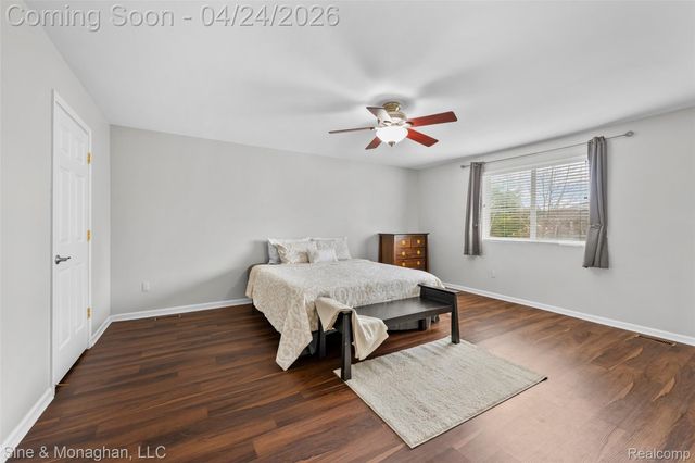 4451 Carriage Hill Court, Oakland Charter Township, MI 48306