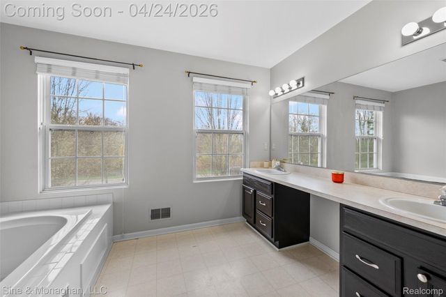 4451 Carriage Hill Court, Oakland Charter Township, MI 48306