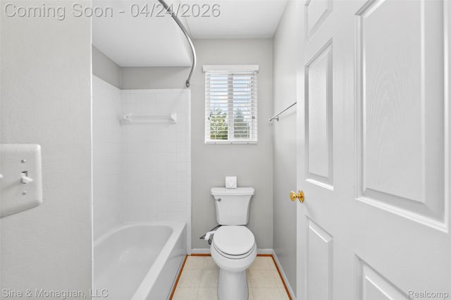 4451 Carriage Hill Court, Oakland Charter Township, MI 48306