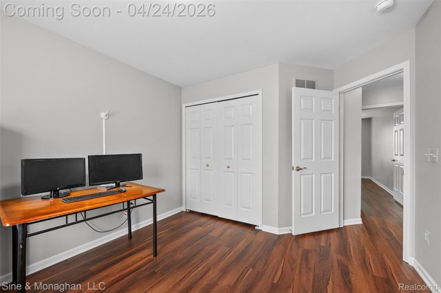 4451 Carriage Hill Court, Oakland Charter Township, MI 48306
