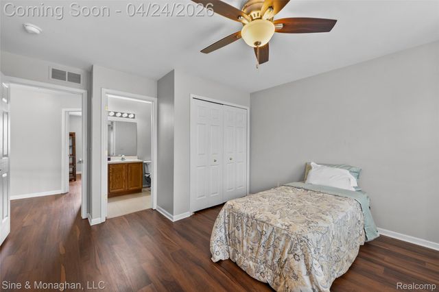 4451 Carriage Hill Court, Oakland Charter Township, MI 48306