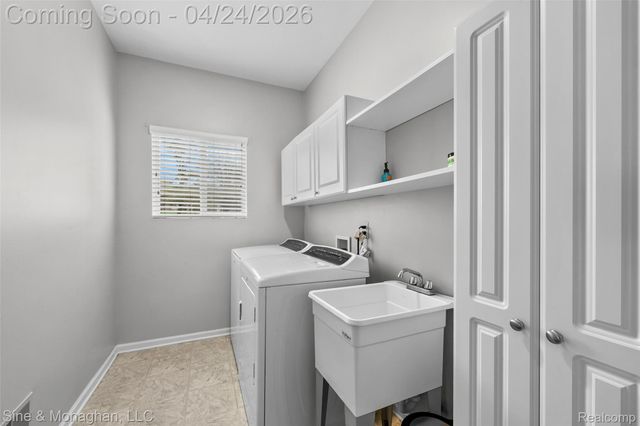 4451 Carriage Hill Court, Oakland Charter Township, MI 48306