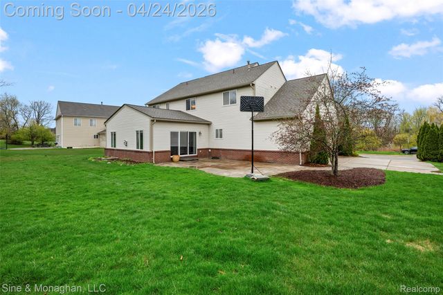 4451 Carriage Hill Court, Oakland Charter Township, MI 48306