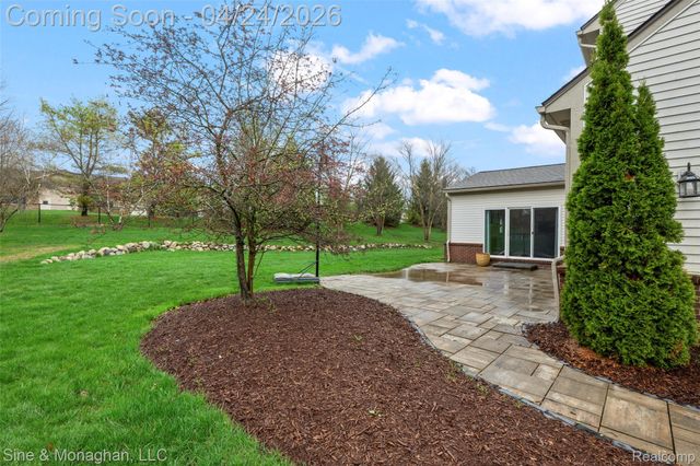 4451 Carriage Hill Court, Oakland Charter Township, MI 48306