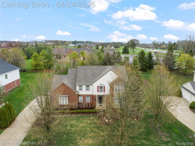 4451 Carriage Hill Court, Oakland Charter Township, MI 48306