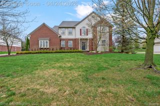 4451 Carriage Hill Court, Oakland Charter Township, MI 48306
