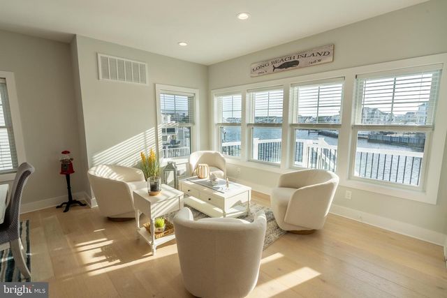 432 MORRIS BLVD, Manahawkin, NJ 08050