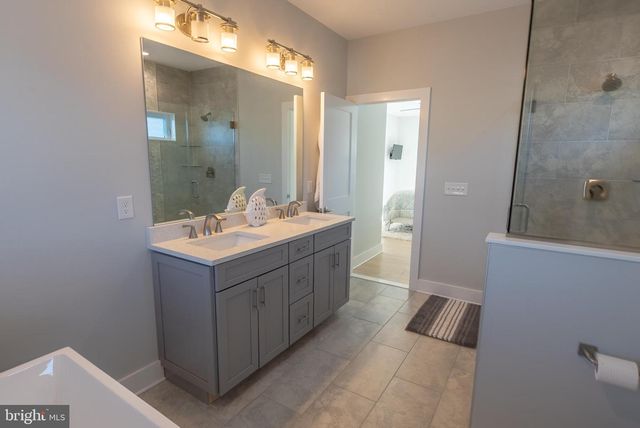 432 MORRIS BLVD, Manahawkin, NJ 08050