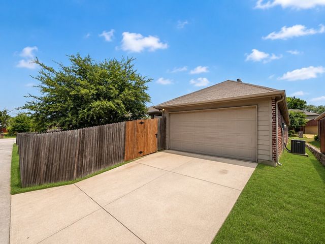 516 Cheyenne Drive, Aubrey, TX 76227