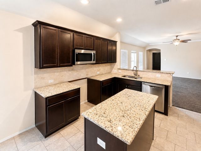 516 Cheyenne Drive, Aubrey, TX 76227