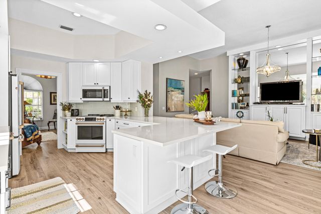 4983 Garden Drive, Delray Beach, FL 33445
