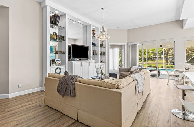 4983 Garden Drive, Delray Beach, FL 33445