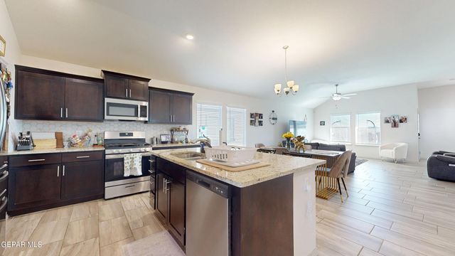 1172 Indigo Sky Street, El Paso, TX 79928