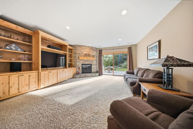 905 Highlander Trail, Hudson, WI 54016