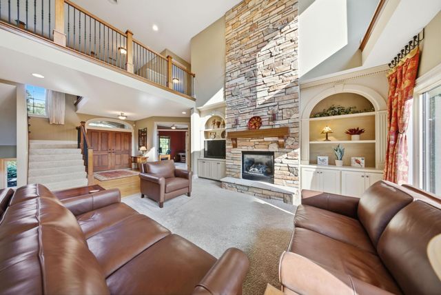 905 Highlander Trail, Hudson, WI 54016
