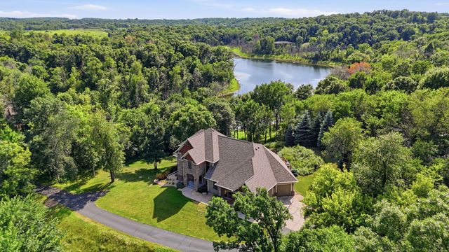 905 Highlander Trail, Hudson, WI 54016