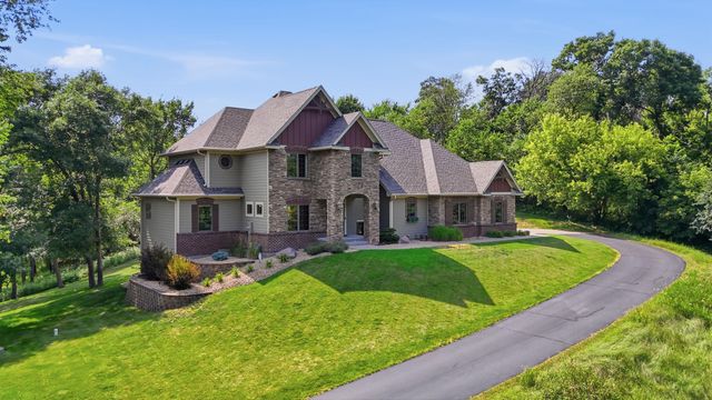 905 Highlander Trail, Hudson, WI 54016