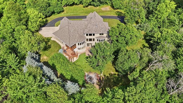 905 Highlander Trail, Hudson, WI 54016