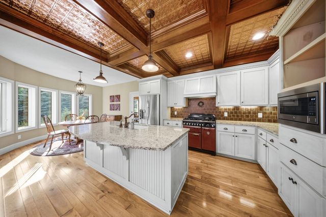 905 Highlander Trail, Hudson, WI 54016