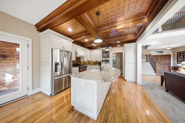 905 Highlander Trail, Hudson, WI 54016
