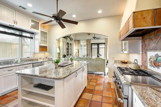 16 Lana Lane B, Houston, TX 77027