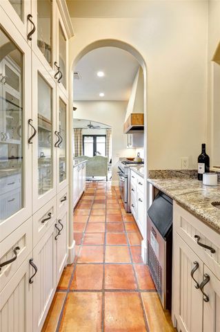 16 Lana Lane B, Houston, TX 77027