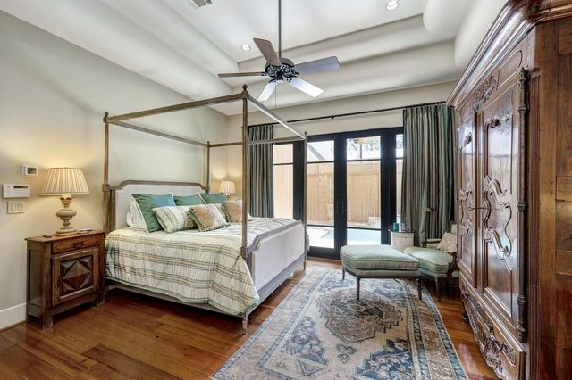 16 Lana Lane B, Houston, TX 77027