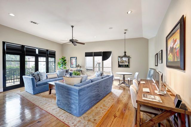 16 Lana Lane B, Houston, TX 77027