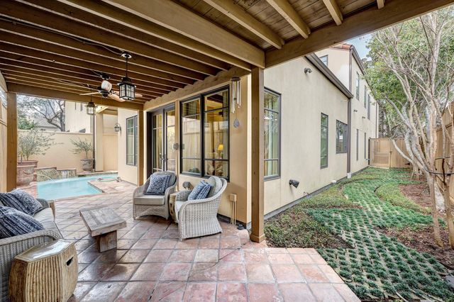 16 Lana Lane B, Houston, TX 77027