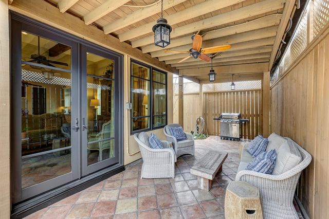 16 Lana Lane B, Houston, TX 77027