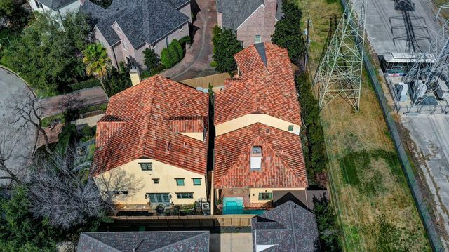 16 Lana Lane B, Houston, TX 77027