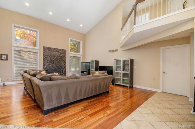 28909 Hidden Trail, Farmington Hills, MI 48331