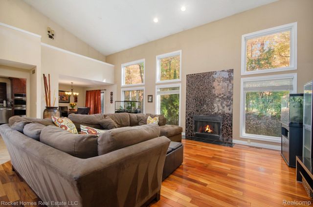 28909 Hidden Trail, Farmington Hills, MI 48331