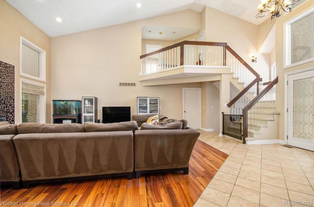 28909 Hidden Trail, Farmington Hills, MI 48331